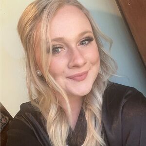 Meet your Posher, Whitney